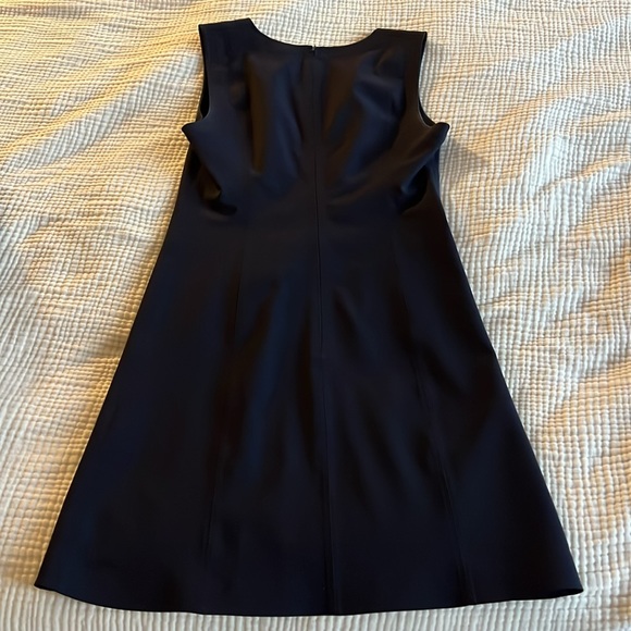 Theory Easy V Shift Dress - Picture 4 of 7